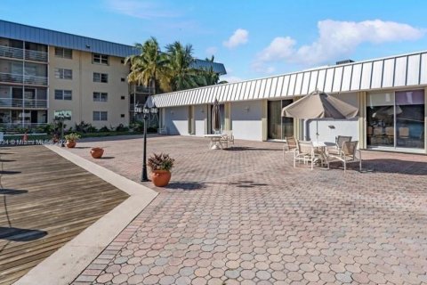 Copropriété à vendre à North Miami Beach, Floride: 1 chambre, 75.44 m2 № 1304812 - photo 28