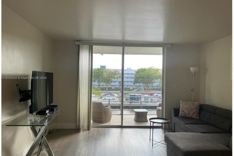 Copropriété à vendre à North Miami Beach, Floride: 1 chambre, 75.44 m2 № 1304812 - photo 5