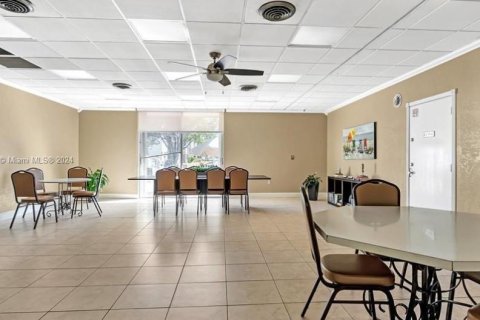 Condo in North Miami Beach, Florida, 1 bedroom  № 1304812 - photo 24