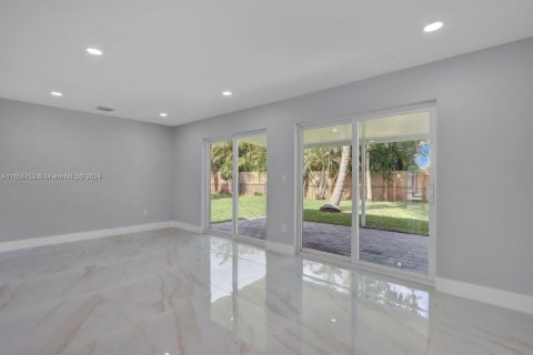 Villa ou maison à vendre à West Palm Beach, Floride: 4 chambres, 164.07 m2 № 1362208 - photo 10