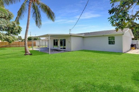 Casa en venta en West Palm Beach, Florida, 4 dormitorios, 164.07 m2 № 1362208 - foto 25