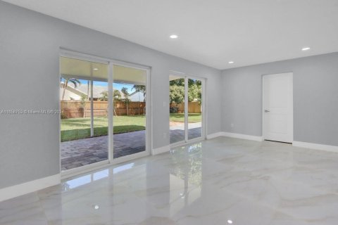 Villa ou maison à vendre à West Palm Beach, Floride: 4 chambres, 164.07 m2 № 1362208 - photo 9