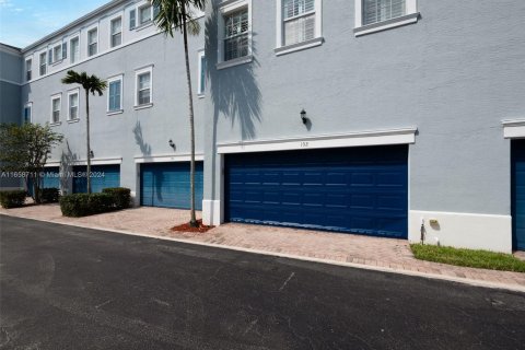 Townhouse in Jupiter, Florida 4 bedrooms, 176.24 sq.m. № 1362319 - photo 28