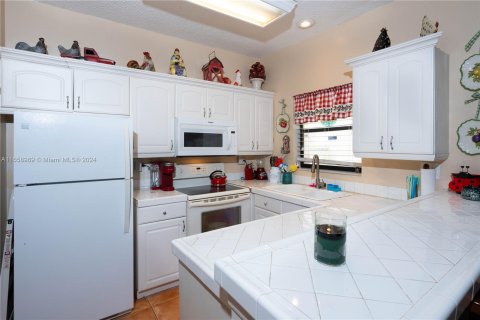 Condo in North Lauderdale, Florida, 1 bedroom  № 1364110 - photo 15