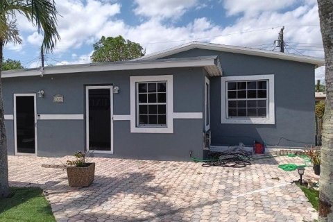 House in Fort Lauderdale, Florida 3 bedrooms, 116.96 sq.m. № 1209248 - photo 14