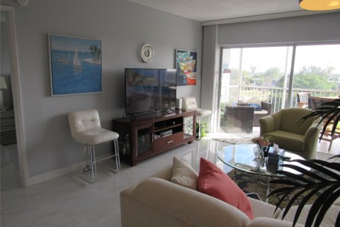 Condominio en venta en Pompano Beach, Florida, 1 dormitorio, 89.19 m2 № 870785 - foto 20