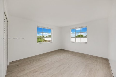 Condo in Fort Lauderdale, Florida, 2 bedrooms  № 1325711 - photo 8