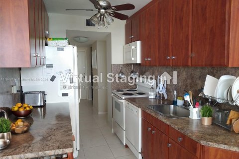 Condo in Sunny Isles Beach, Florida, 2 bedrooms  № 1325664 - photo 10