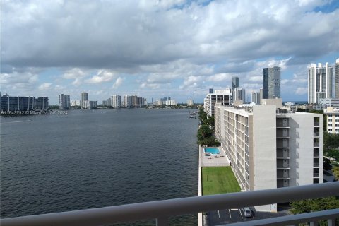 Copropriété à vendre à Sunny Isles Beach, Floride: 2 chambres, 118.45 m2 № 1325664 - photo 5