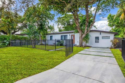 Casa en venta en Miami, Florida, 4 dormitorios, 143.07 m2 № 1384215 - foto 1