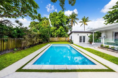 Casa en venta en Miami, Florida, 4 dormitorios, 143.07 m2 № 1384215 - foto 5