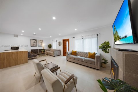 Casa en venta en Miami, Florida, 4 dormitorios, 143.07 m2 № 1384215 - foto 12