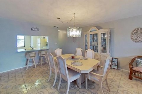 Copropriété à louer à Cape Coral, Floride: 2 chambres, 118.17 m2 № 347997 - photo 5