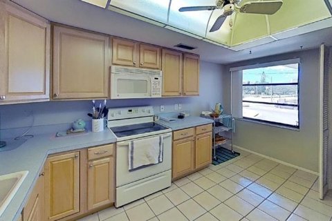 Condominio en alquiler en Cape Coral, Florida, 2 dormitorios, 118.17 m2 № 347997 - foto 4