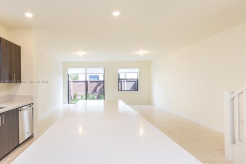 Adosado en venta en Miami Lakes, Florida, 4 dormitorios, 177.26 m2 № 1325312 - foto 5