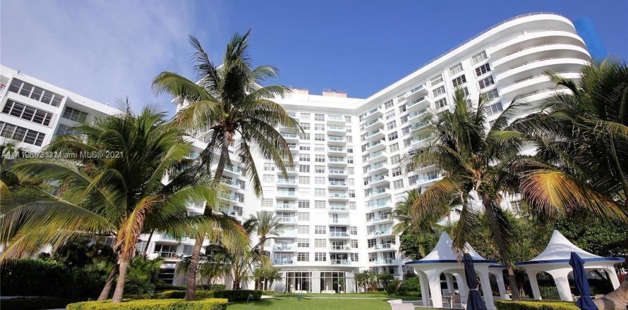 Condominio en Miami Beach, Florida, 1 dormitorio  № 7052