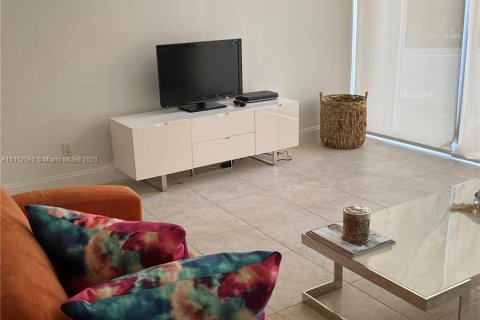 Copropriété à louer à Miami Beach, Floride: 1 chambre, 81.75 m2 № 7052 - photo 12