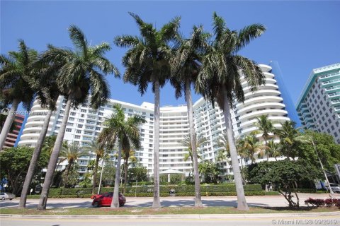 Condominio en alquiler en Miami Beach, Florida, 1 dormitorio, 81.75 m2 № 7052 - foto 2