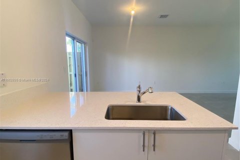 Townhouse in Homestead, Florida 3 bedrooms, 123.65 sq.m. № 1372436 - photo 16