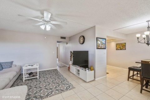 Condominio en venta en Coconut Creek, Florida, 2 dormitorios, 96.62 m2 № 764305 - foto 11
