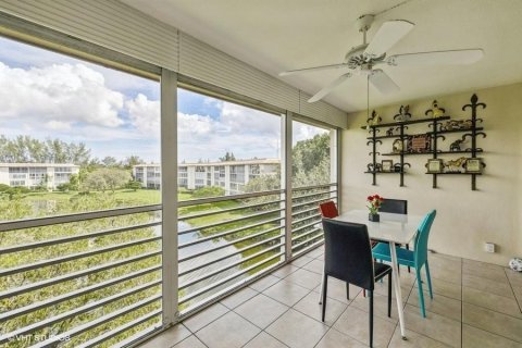 Copropriété à vendre à Coconut Creek, Floride: 2 chambres, 96.62 m2 № 764305 - photo 2