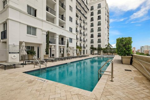 Condo in Coral Gables, Florida, 2 bedrooms  № 1327867 - photo 29