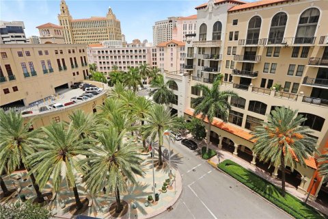 Condominio en venta en Coral Gables, Florida, 2 dormitorios, 105.82 m2 № 1327867 - foto 1