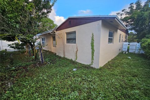 Casa en venta en Margate, Florida, 5 dormitorios, 136.38 m2 № 1004733 - foto 22