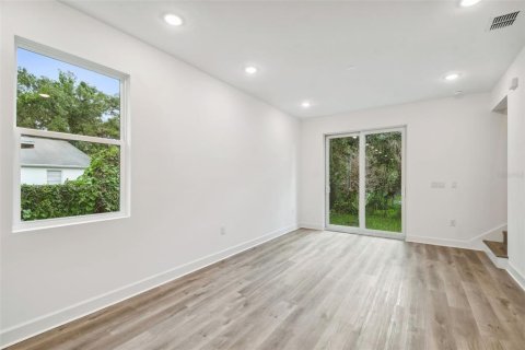 Propiedad comercial en venta en Tampa, Florida, 278.71 m2 № 1370199 - foto 24