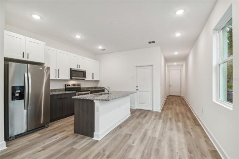 Immobilier commercial à vendre à Tampa, Floride: 278.71 m2 № 1370199 - photo 13