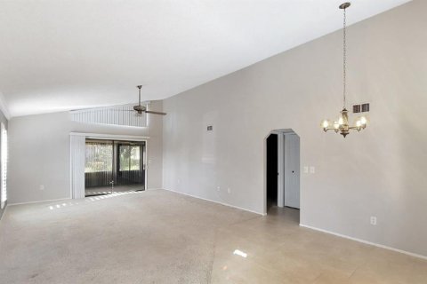 Villa ou maison à louer à Bradenton, Floride: 2 chambres, 118.91 m2 № 1370197 - photo 3