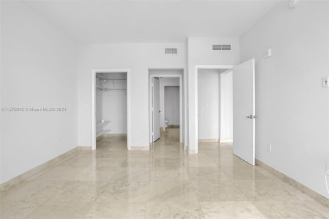 Condo in Aventura, Florida, 3 bedrooms  № 1147275 - photo 18