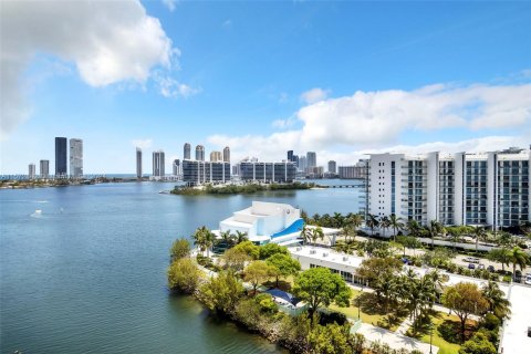 Copropriété à vendre à Aventura, Floride: 3 chambres, 159.79 m2 № 1147275 - photo 15