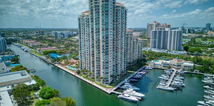 Condo in Aventura, Florida, 3 bedrooms  № 1147275