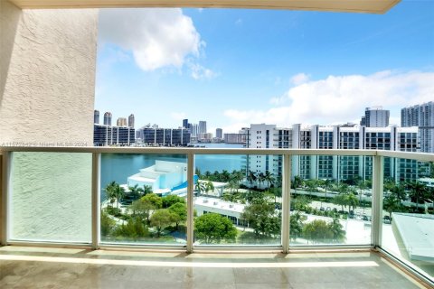 Condo in Aventura, Florida, 3 bedrooms  № 1147275 - photo 13