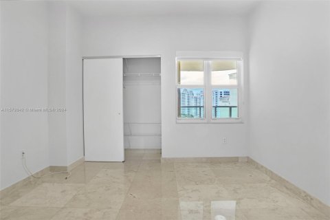 Condo in Aventura, Florida, 3 bedrooms  № 1147275 - photo 27