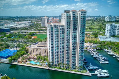 Copropriété à vendre à Aventura, Floride: 3 chambres, 159.79 m2 № 1147275 - photo 4