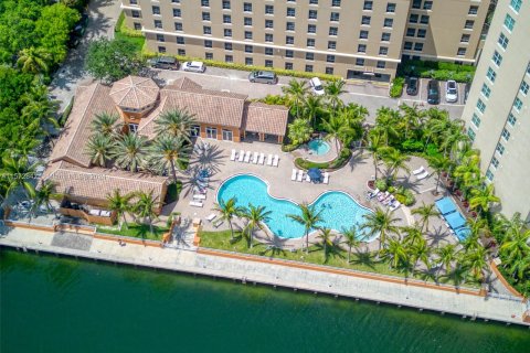 Copropriété à vendre à Aventura, Floride: 3 chambres, 159.79 m2 № 1147275 - photo 5