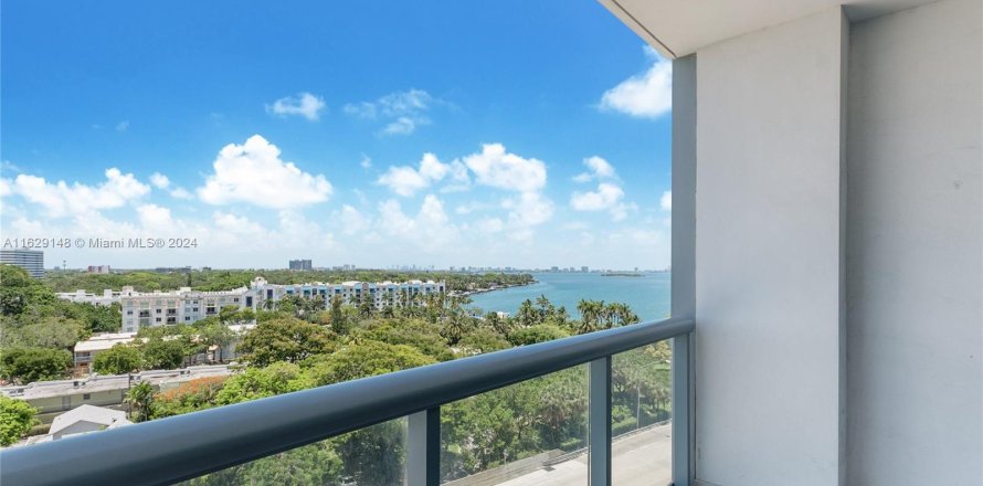 Condominio en Miami, Florida, 2 dormitorios  № 1288912