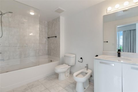 Copropriété à vendre à Miami, Floride: 2 chambres, 134.62 m2 № 1288912 - photo 8