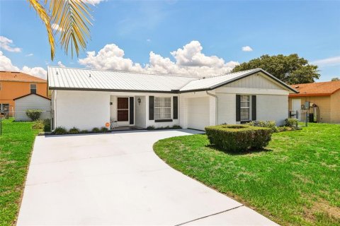 Villa ou maison à vendre à Kissimmee, Floride: 2 chambres, 109.25 m2 № 1265722 - photo 2