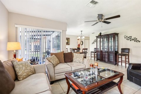 Villa ou maison à vendre à Kissimmee, Floride: 2 chambres, 109.25 m2 № 1265722 - photo 7