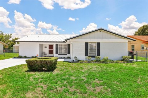 Villa ou maison à vendre à Kissimmee, Floride: 2 chambres, 109.25 m2 № 1265722 - photo 1