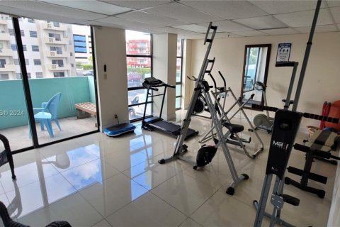 Condo in Hialeah, Florida, 1 bedroom  № 1332932 - photo 5