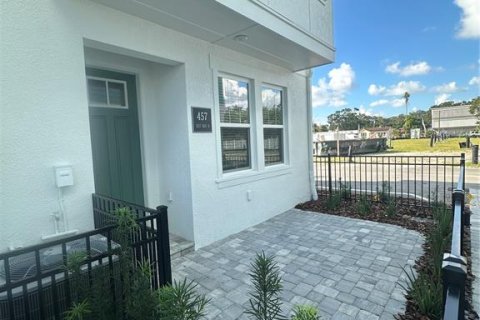 Townhouse in Saint Petersburg, Florida 3 bedrooms, 181.35 sq.m. № 1373175 - photo 5