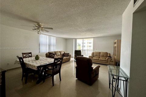 Copropriété à vendre à Hollywood, Floride: 2 chambres, 137.5 m2 № 1270477 - photo 5