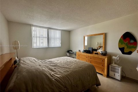 Condo in Hollywood, Florida, 2 bedrooms  № 1270477 - photo 10