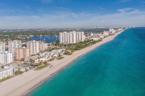 Condo in Hollywood, Florida, 2 bedrooms  № 1270477 - photo 19