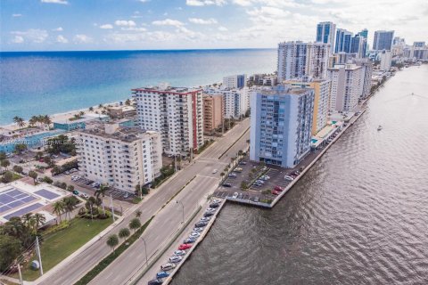 Condominio en venta en Hollywood, Florida, 2 dormitorios, 137.5 m2 № 1270477 - foto 30