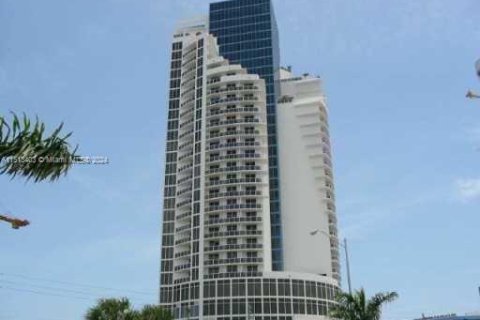 Copropriété à vendre à Sunny Isles Beach, Floride: 51.19 m2 № 949485 - photo 7